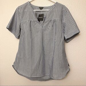 Eddie Bauer Short Sleeve vertical stripe blouse v neck  career coastal beach S